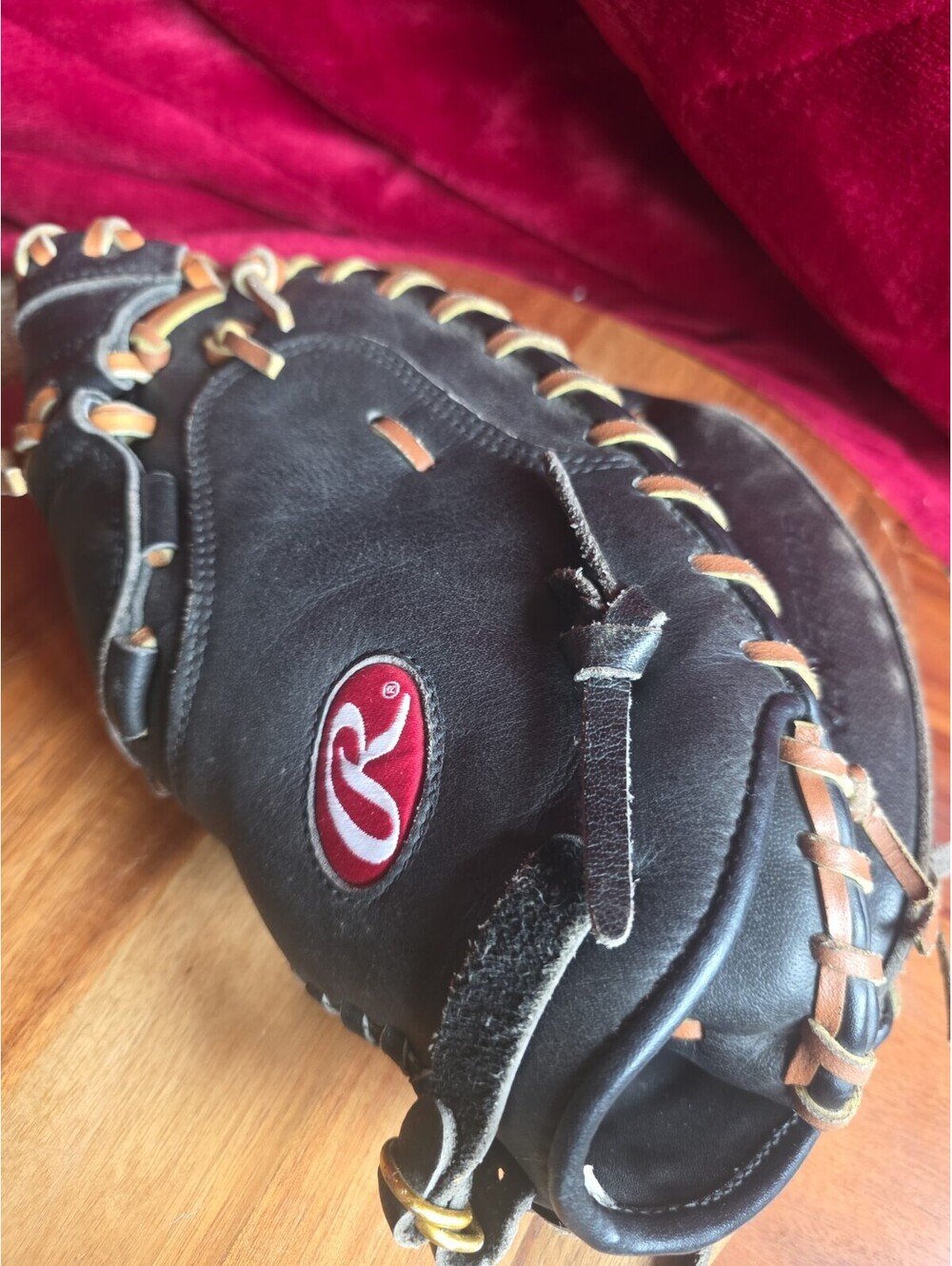 Rawlings RSCM8 Youth Catchers Mitt 32.5" RH Throw Renegade Black Leather
